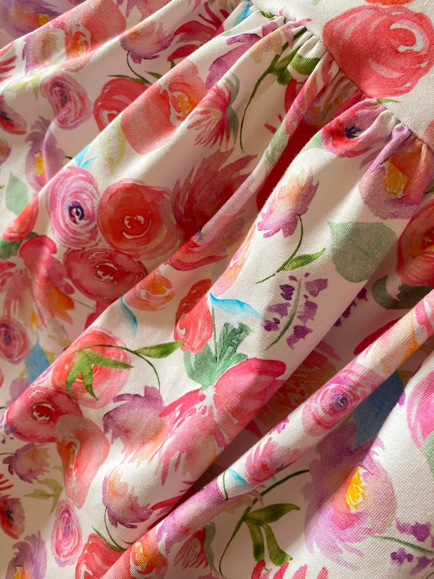 Kleid mit Rüschen Acuarell Blumen Tulipas Berlin