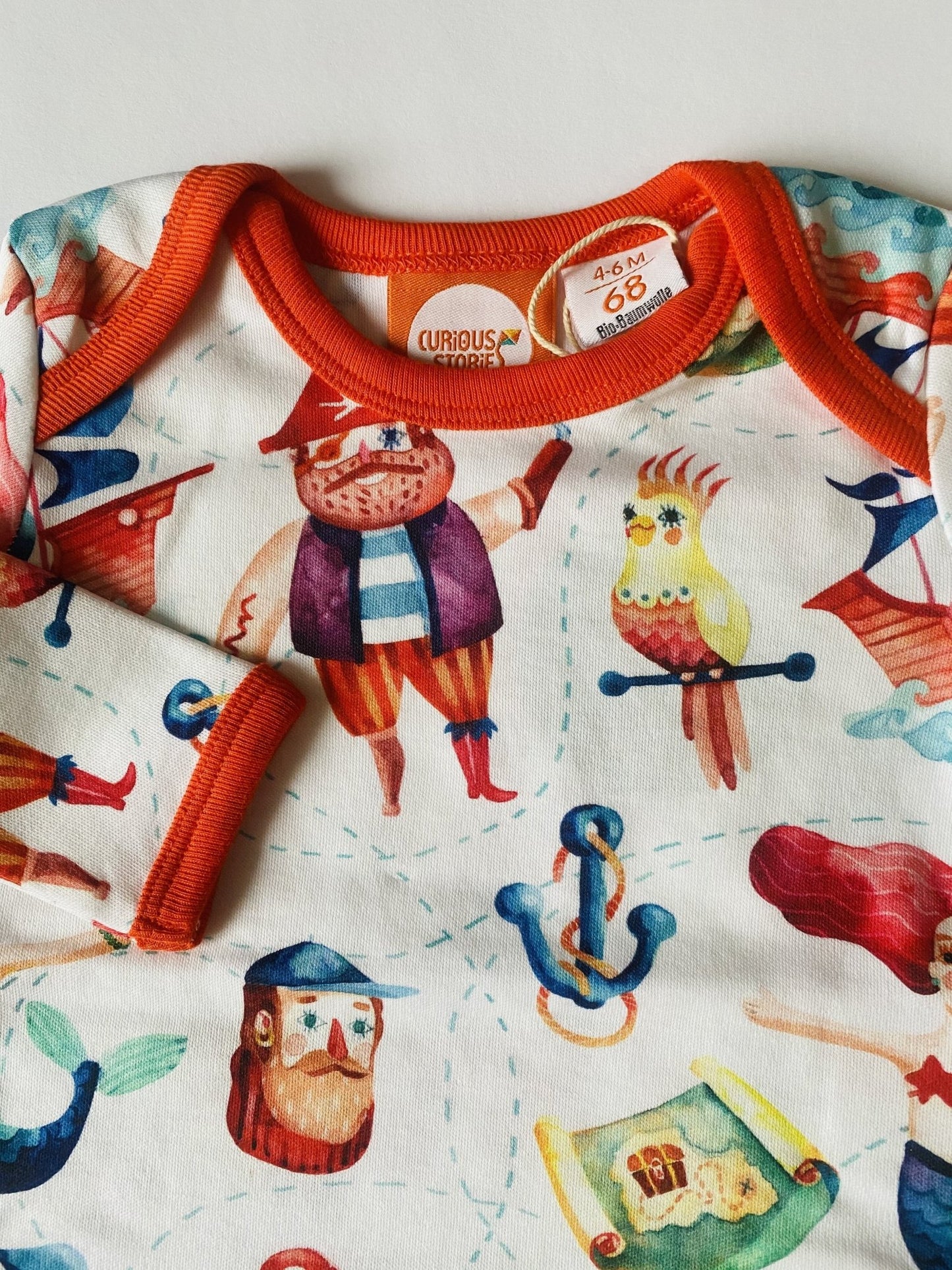 Pirat acuarell alloverprint Body Curious stories