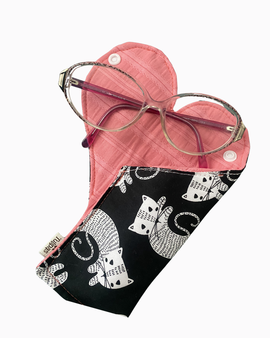 Brillenetui Herzform – Handgemachtes Brillenetui aus Stoff | Weiches Etui für Damen Tulipas handmade