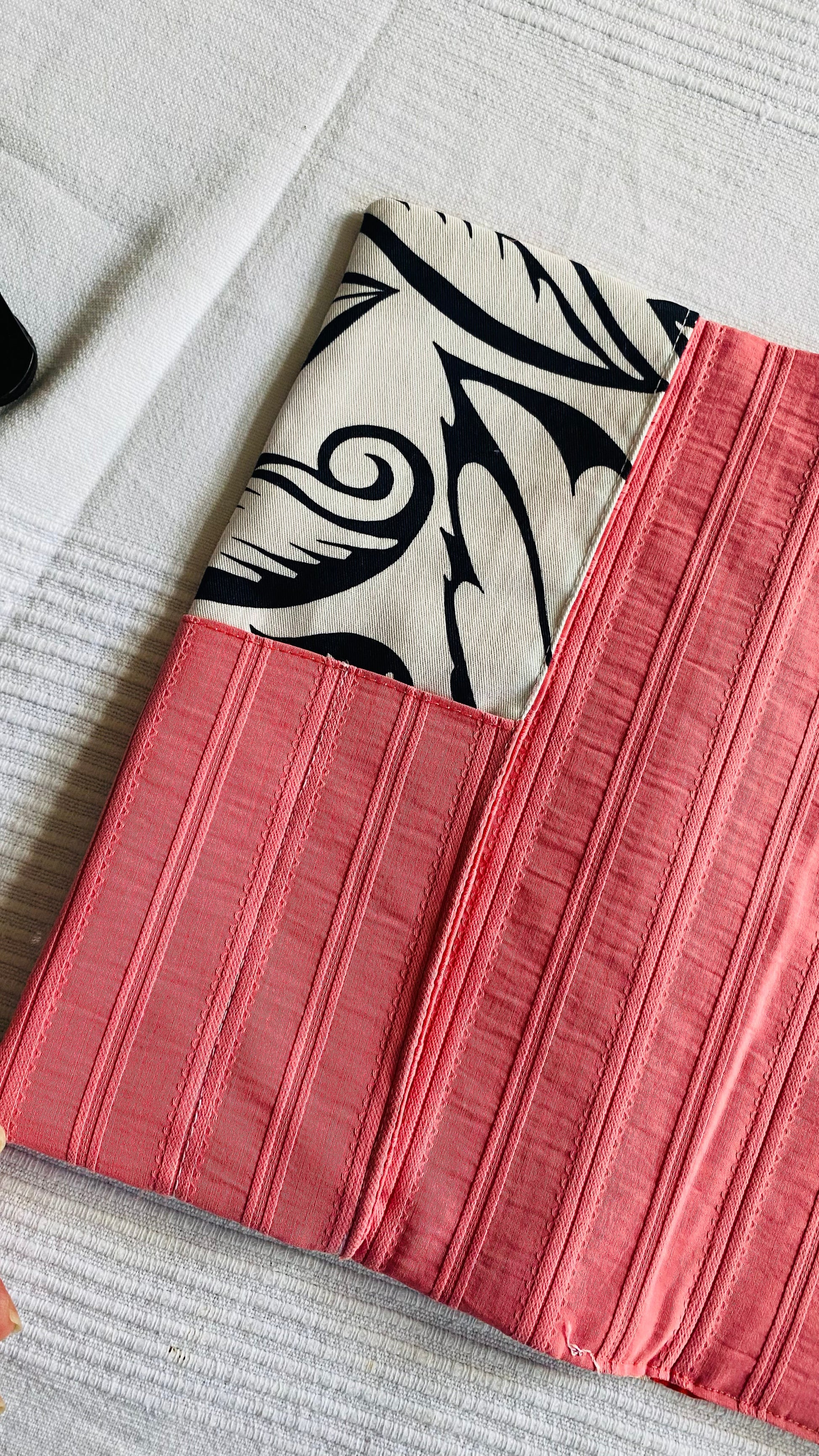 Buchhülle "Patchwork"aus Stoff für Bücher & Notizbücher Tulipas handmade