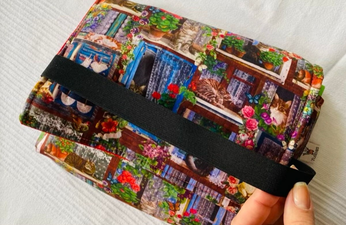 Buch-Organizer „Katzen am Fenster“ – Größe M Tulipas handmade