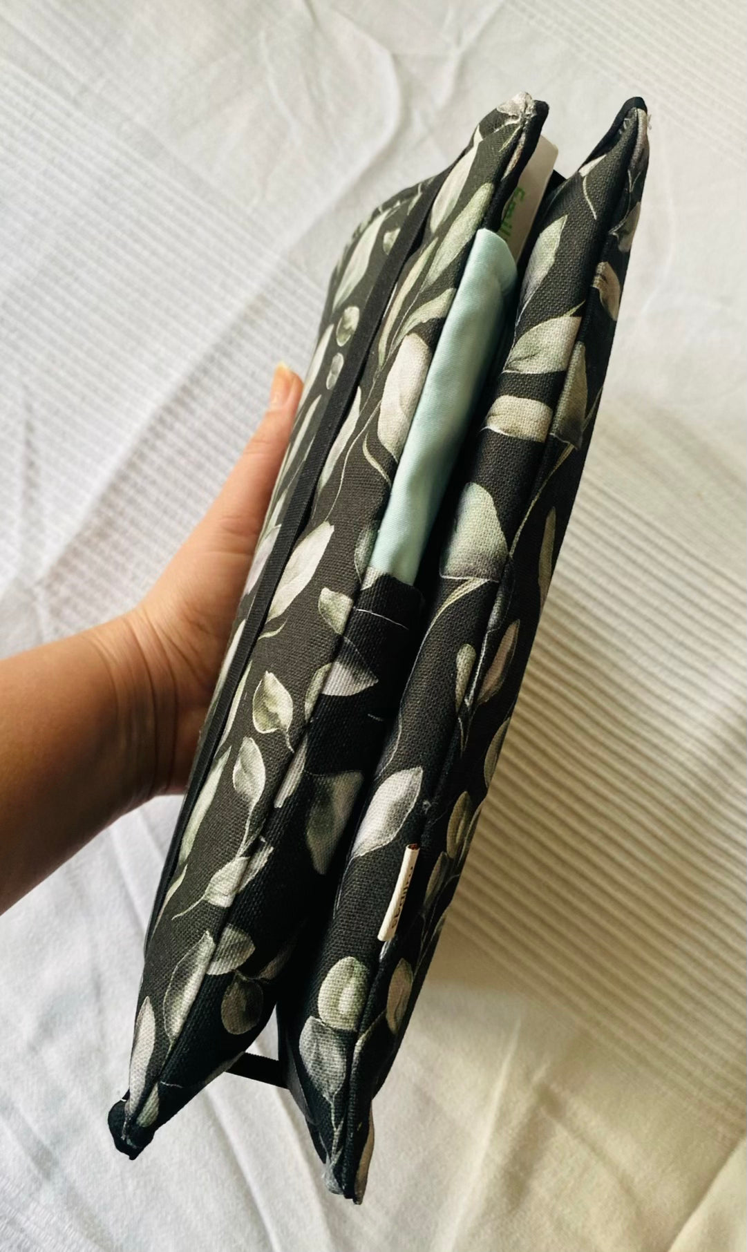 Buch-Organizer XL „Blätternacht“ – für Bücher und alles, was du zum Lesen brauchst Tulipas handmade