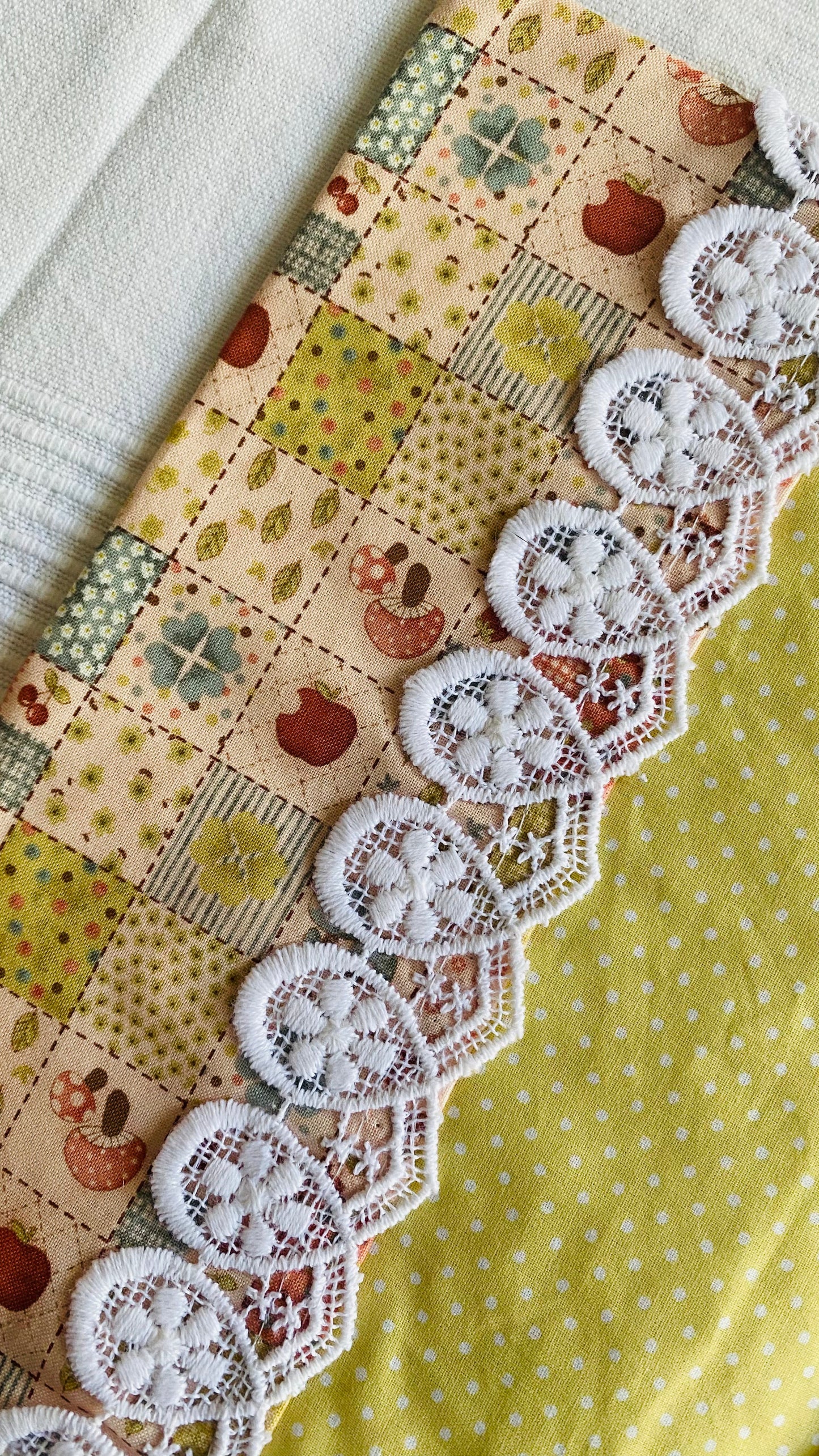 Buchhülle "Apfelgarden"aus Stoff für Bücher & Notizbücher Tulipas handmade