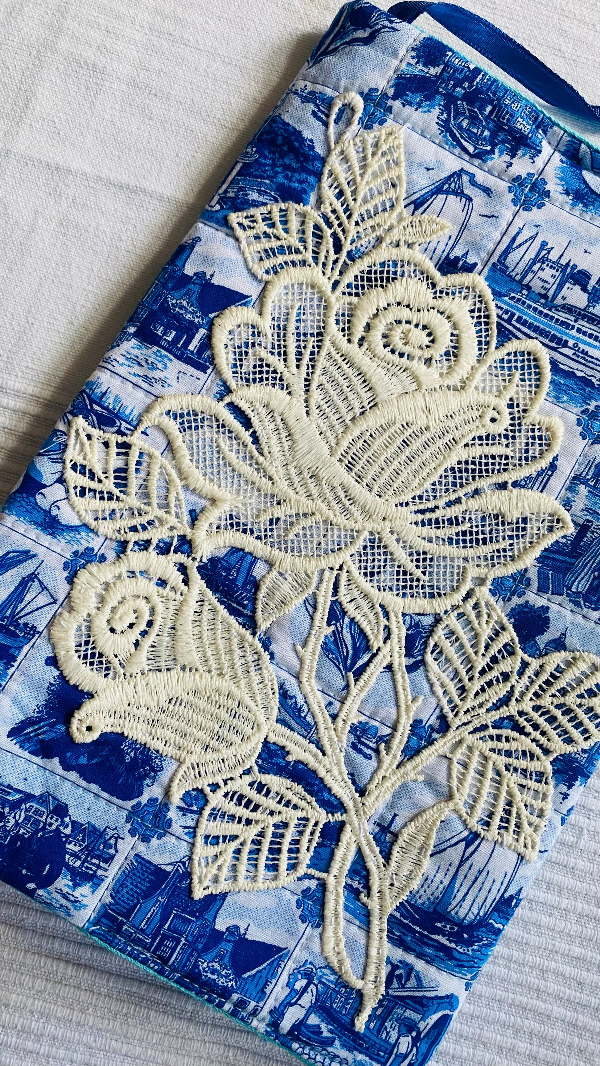 Buchhülle "Holland"aus Stoff für Bücher & Notizbücher Tulipas handmade