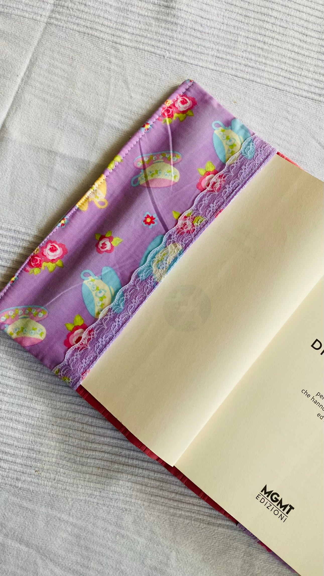 Buchhülle "Teatime"aus Stoff für Bücher & Notizbücher Tulipas handmade