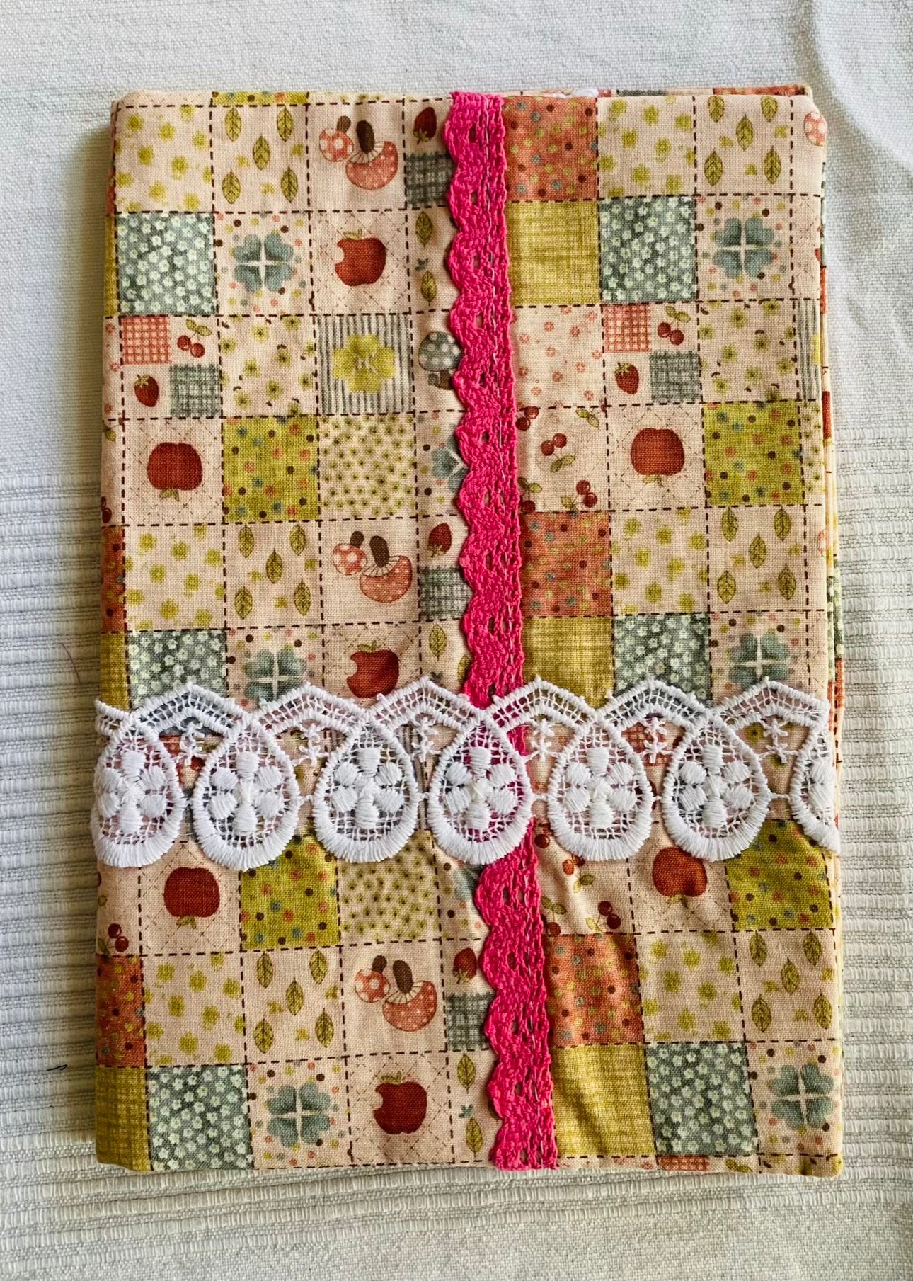 Buchhülle "Apfelgarden"aus Stoff für Bücher & Notizbücher Tulipas handmade