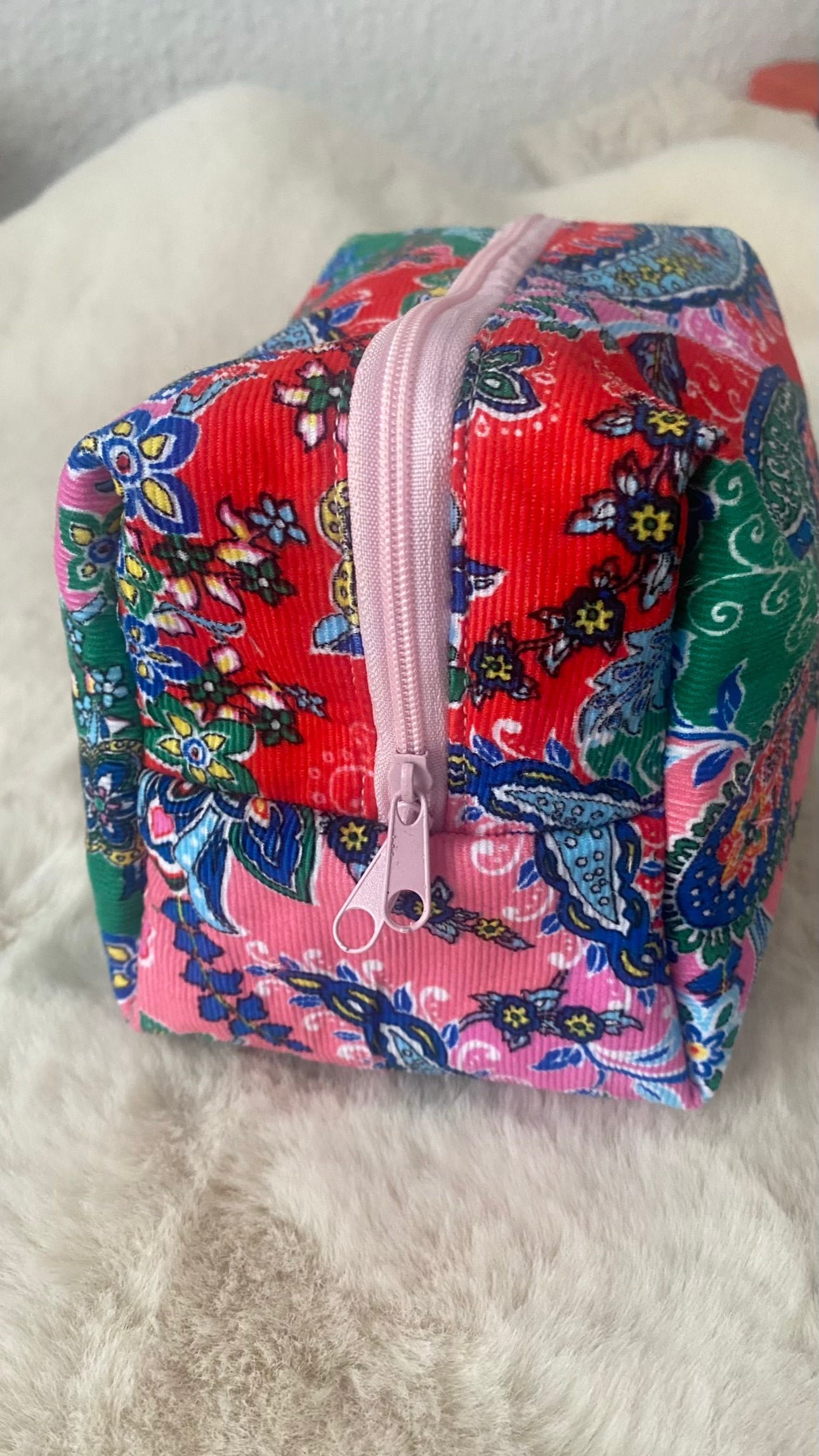 Kosmetiktasche Boho Love – Buntes Blumenmuster | Handmade Tulipas handmade