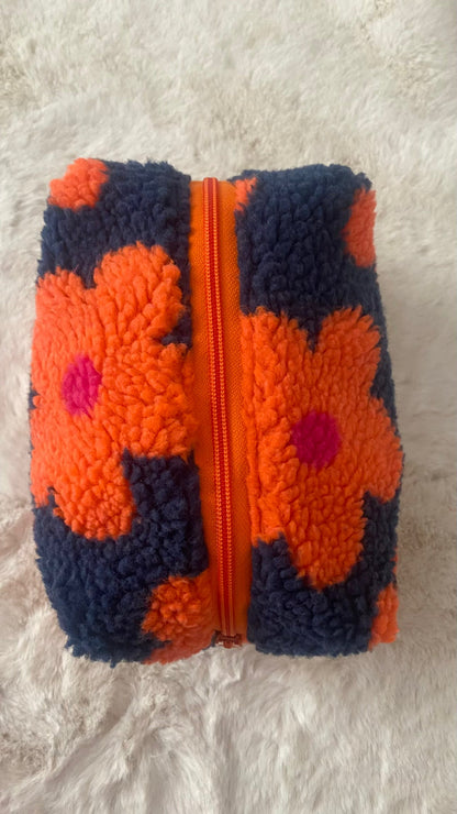 Kosmetiktasche Flower Power – Bunte Retro-Blumen| Handmade Berlin Tulipas handmade