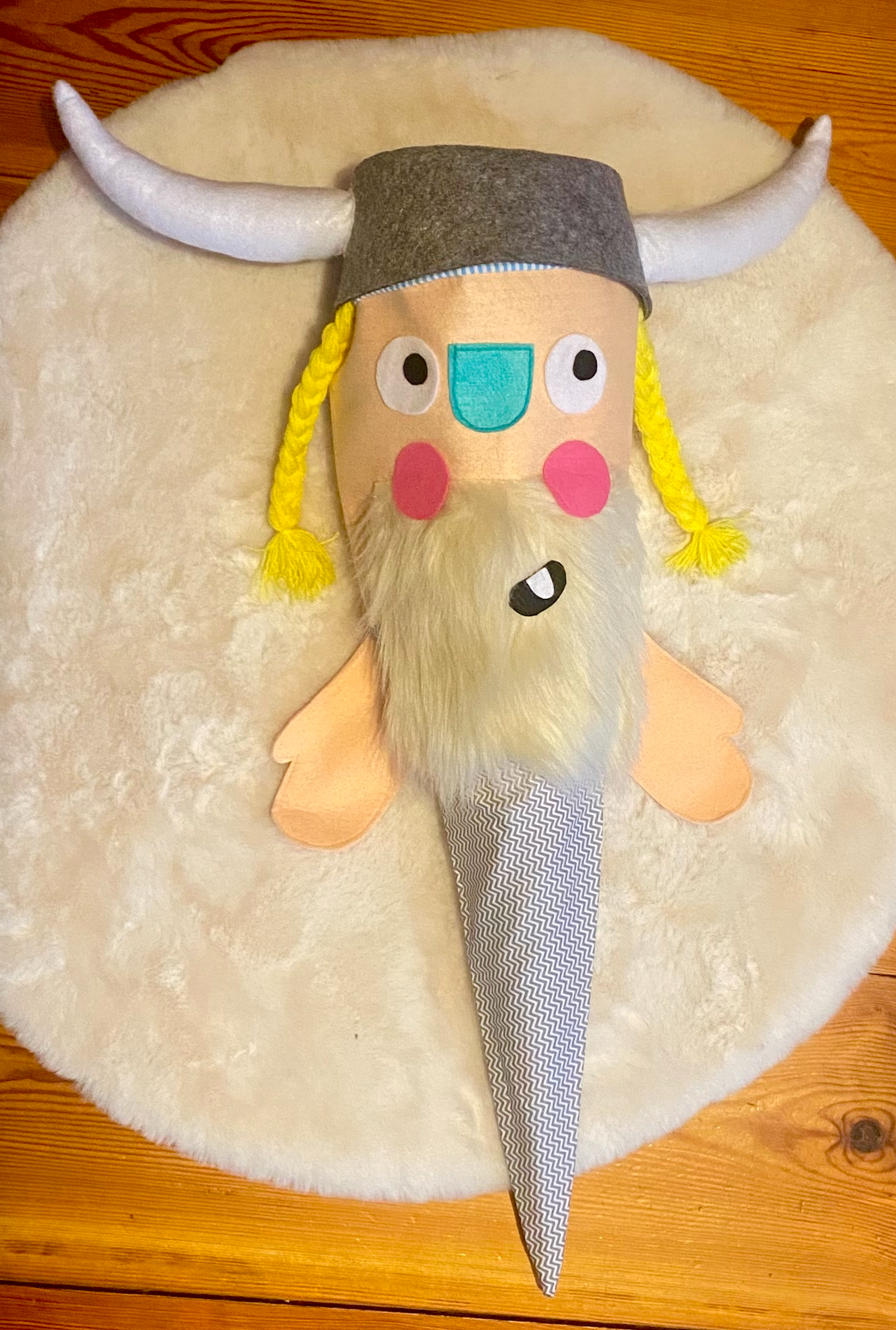 Schultüte Wikinger – Lustige Zuckertüte mit Bart | Einschulung Geschenk für Kinder Tulipas Berlin