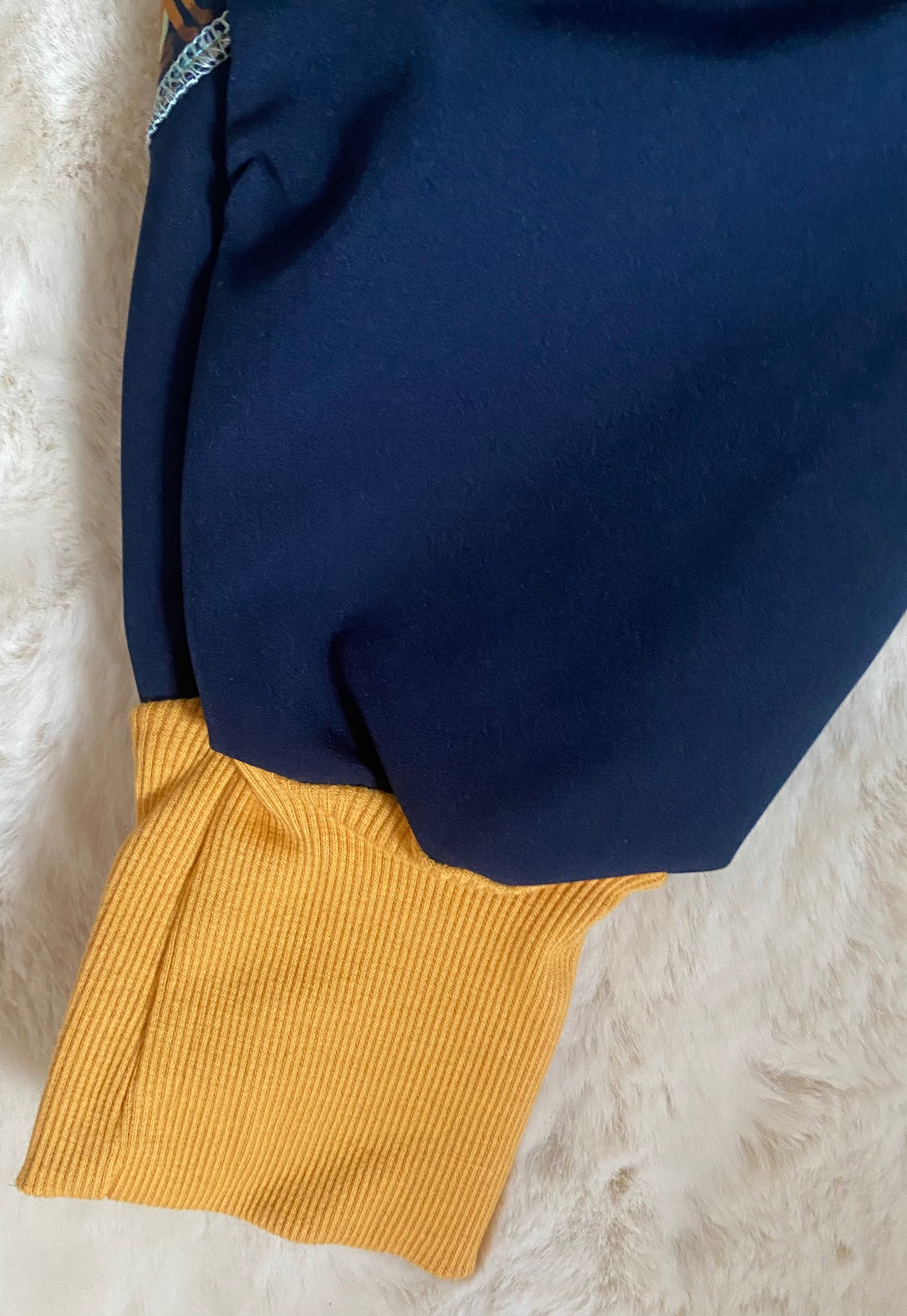 Handgenähte Softshell Kinderhose Fuchs Blau 98-104 – Wasserdichte Outdoor Matschhose mit Knieverstärkung – Unikat aus Berlin (Kopie) Tulipas Berlin