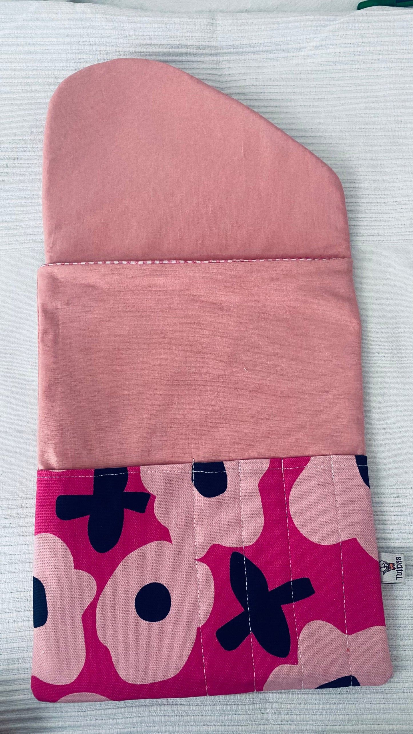 Buch-Organizer „Blütenliebe – Rosa“ – handgemachte Büchertasche | 22 × 28 cm Tulipas handmade