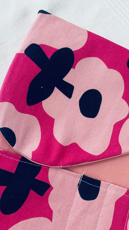 Buch-Organizer „Blütenliebe – Rosa“ – handgemachte Büchertasche | 22 × 28 cm Tulipas handmade