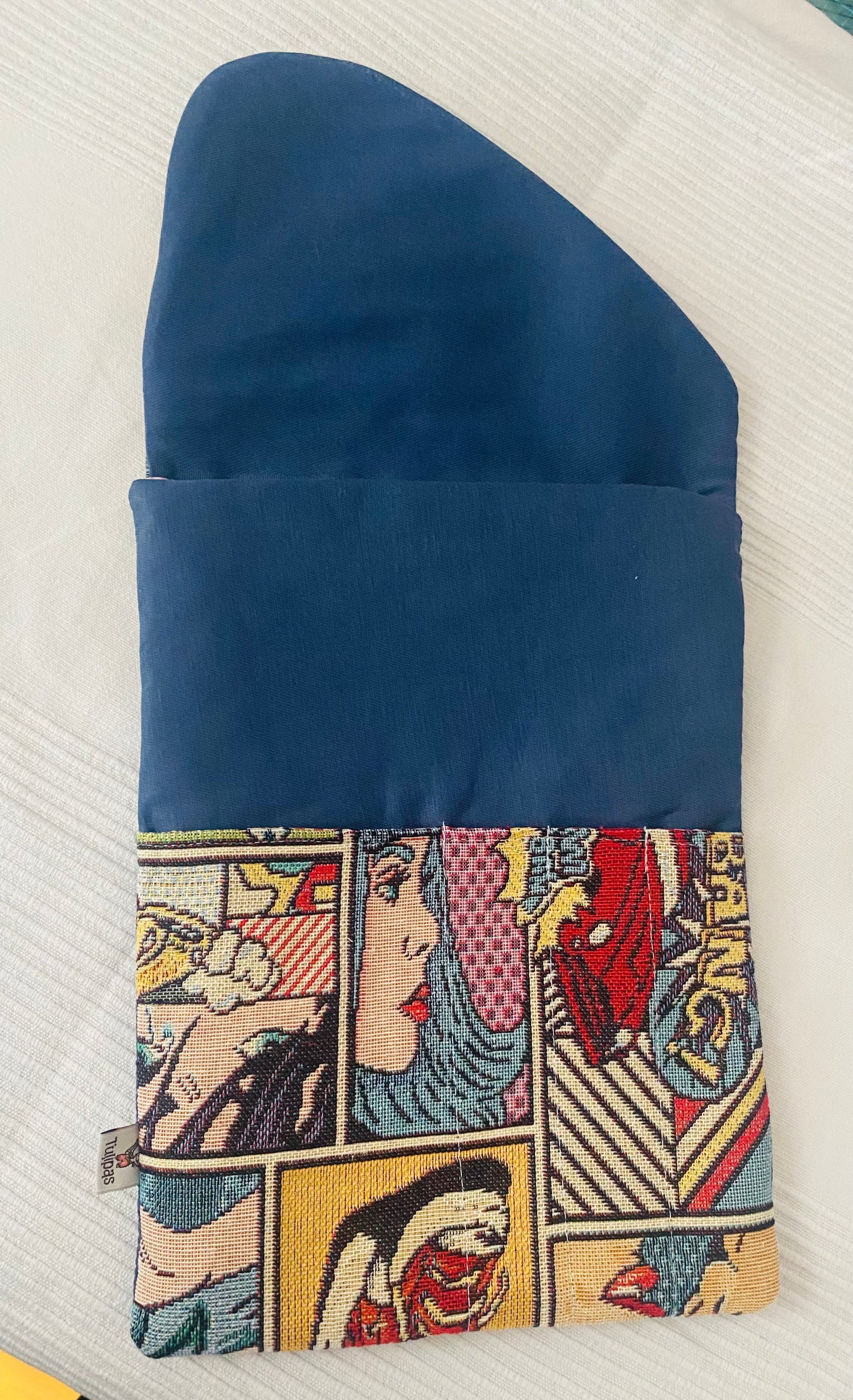 Buch-Organizer „Pop Art“ – handgemachte Büchertasche | 22 × 28 cm Tulipas handmade