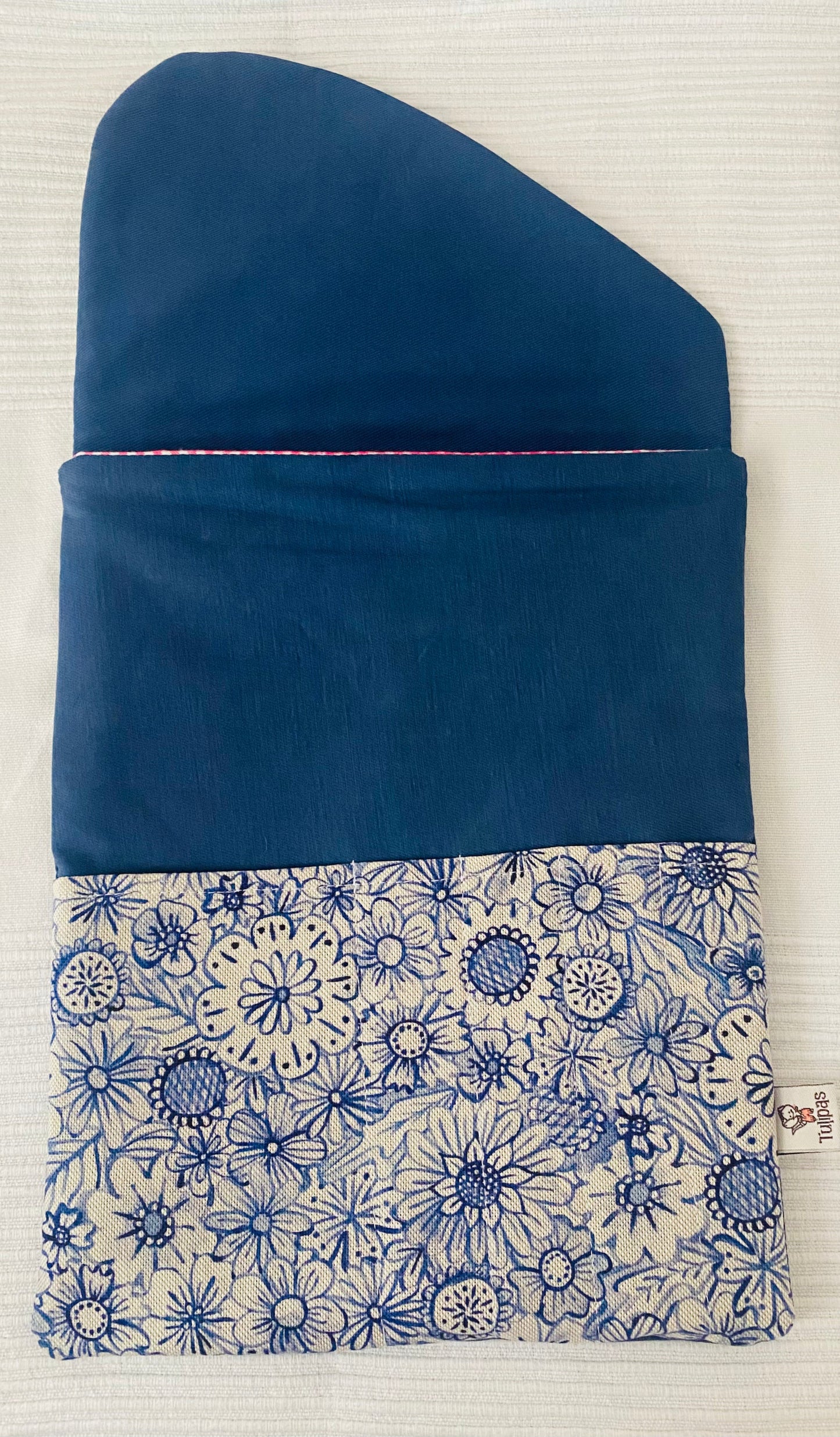 Buch-Organizer „Blumenpoesie – Blau“ – handgemachte Büchertasche | 22 × 28 cm Tulipas handmade