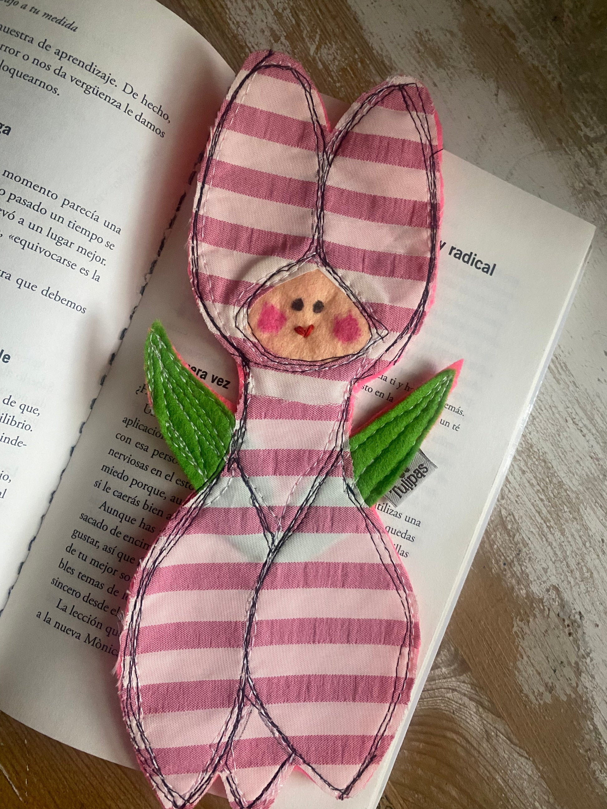 Lesezeichen aus Stoffresten – Upcycling-Unikat Tulpe Tulipas handmade