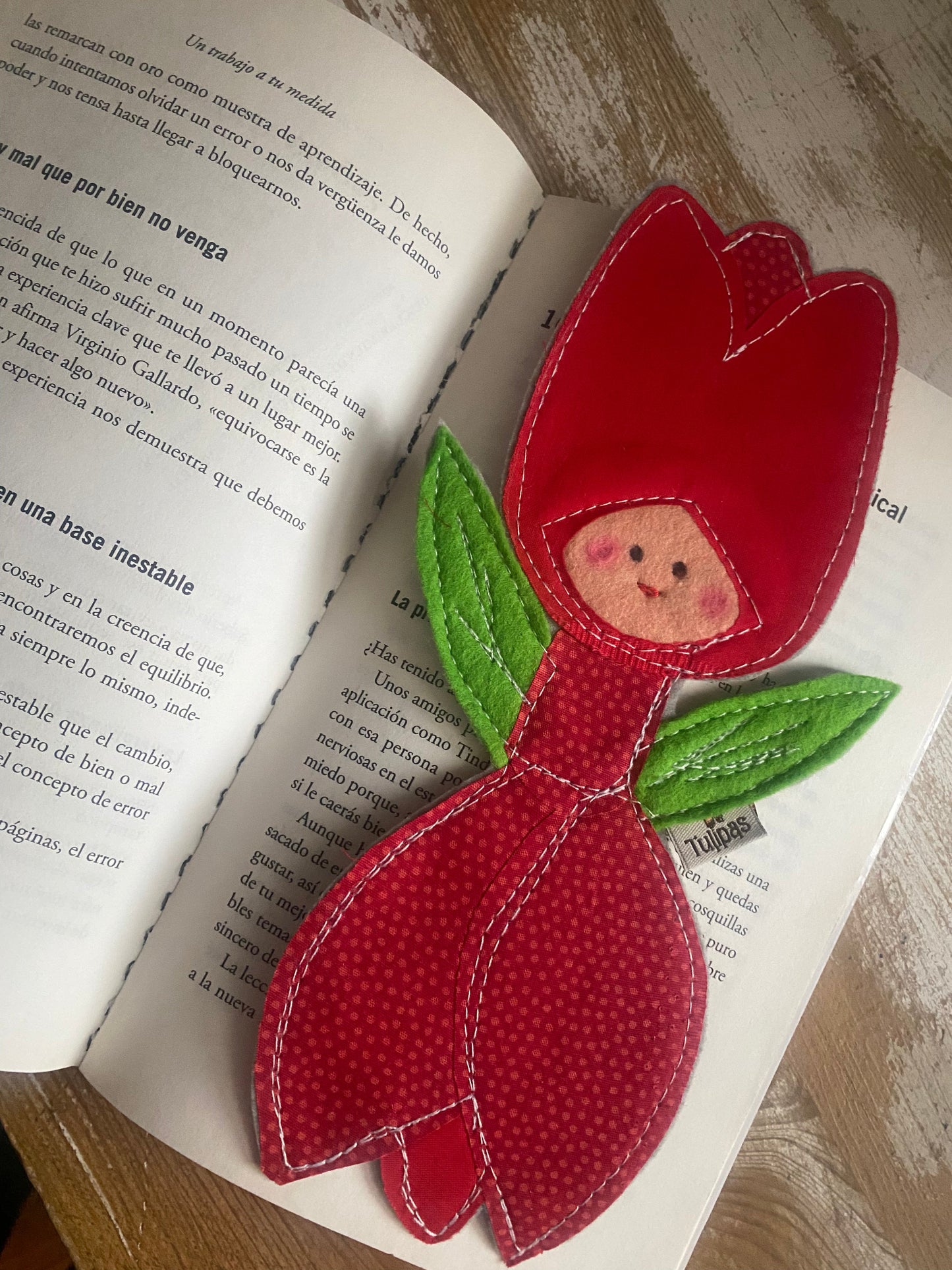 Lesezeichen aus Stoffresten – Upcycling-Unikat Tulpe Tulipas handmade