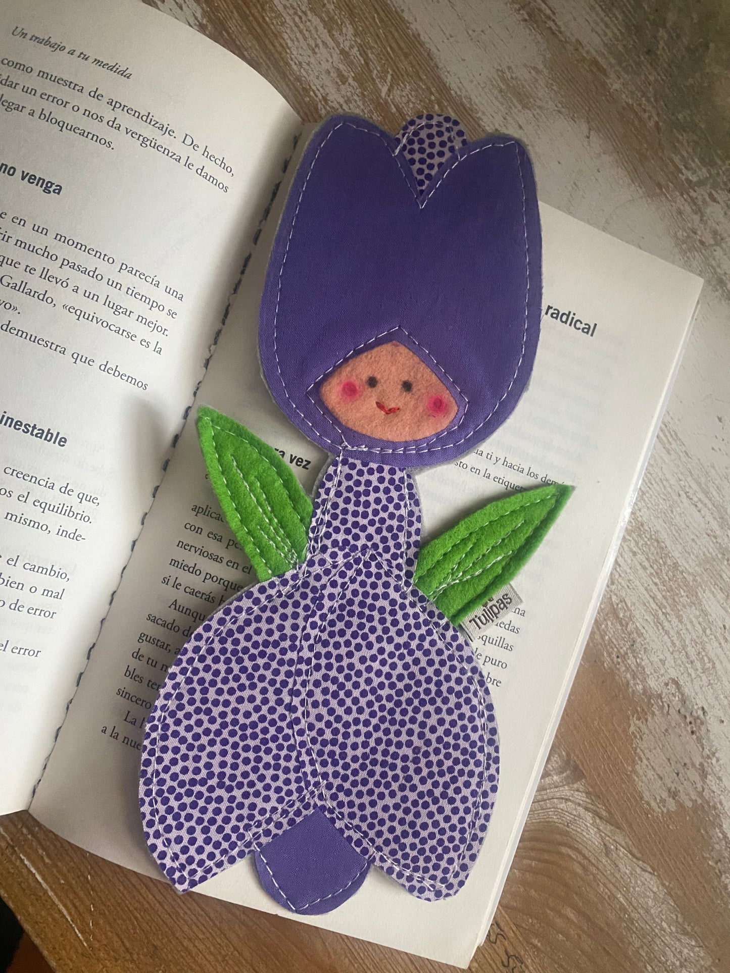 Lesezeichen aus Stoffresten – Upcycling-Unikat Tulpe Tulipas handmade