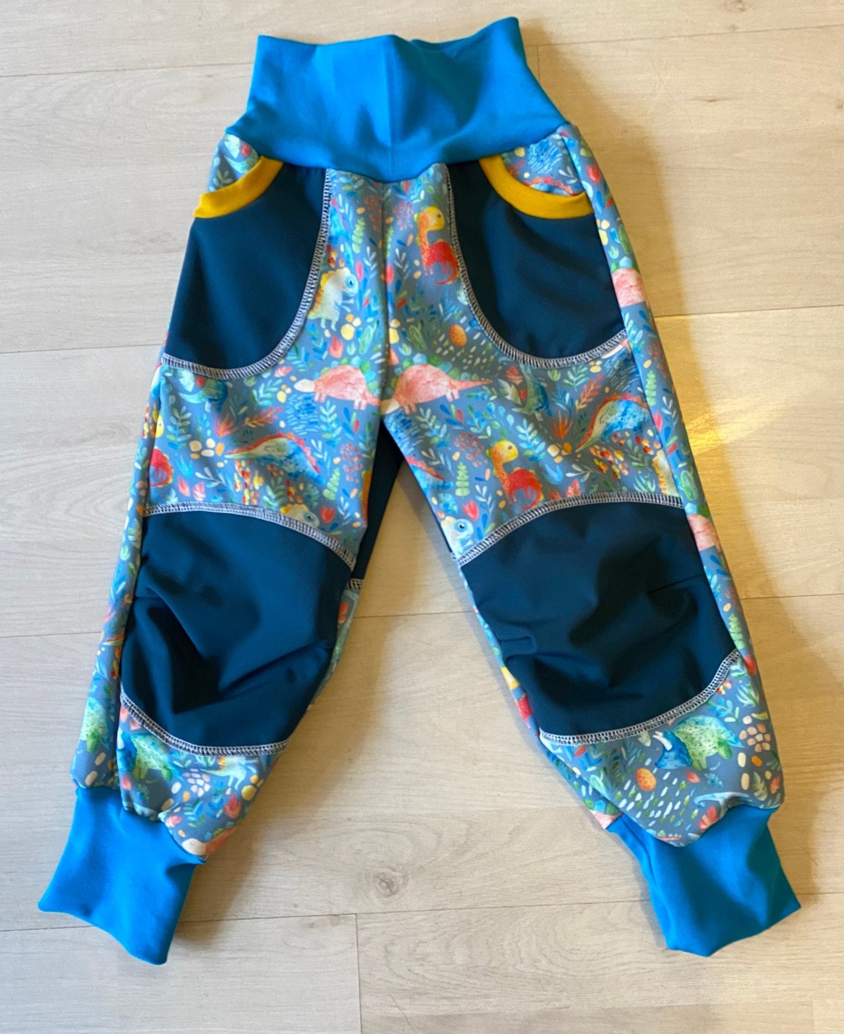 Softshell Outdoor Kinderhose Dino Tulipas Berlin