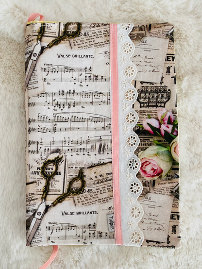 Handgefertigte Buchhülle Stoff, Buchschoner mit Katzen Motiv oder Patchwork Design, Einzigartiges Geschenk für Leseratten und Buchliebhaber, Buchaccessoires Handmade Tulipas handmade